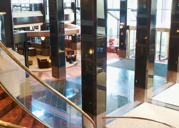 Hilton Newark Airport hotel thumbnail 2