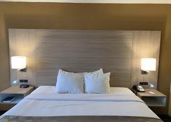 Ramada by Wyndham West Atlantic City hotel thumbnail 4