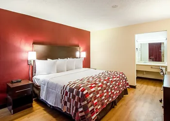 Red Roof Inn Battle Creek hotel thumbnail 5