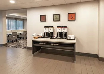 Hampton Inn Waco hotel thumbnail 4