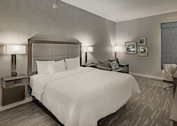 Hampton Inn Waco hotel thumbnail 8