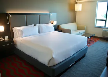 Holiday Inn Vancouver Airport- Richmond by IHG hotel thumbnail 3