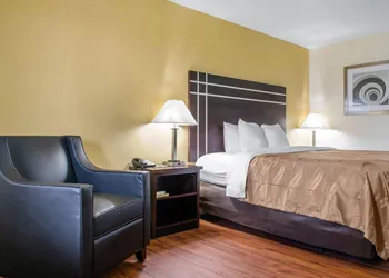 Quality Inn McComb hotel thumbnail 7