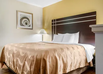 Quality Inn McComb hotel thumbnail 6