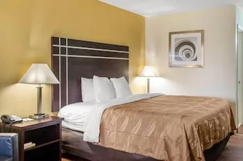 Quality Inn McComb hotel thumbnail 7