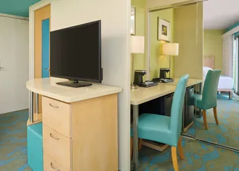 Waikiki Circle Hotel By Castle hotel thumbnail 7