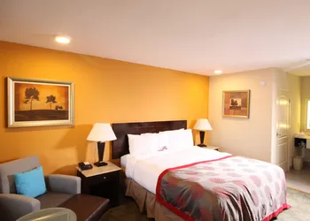 Ramada by Wyndham Culver City hotel thumbnail 8