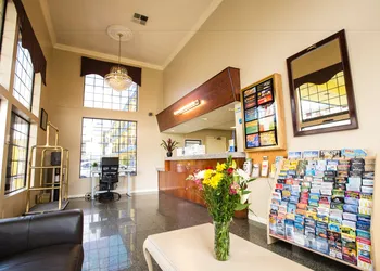 Anaheim Carriage Inn hotel thumbnail 2