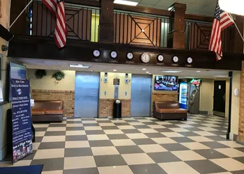 Howard Johnson Hotel by Wyndham Newark Airport hotel thumbnail 4