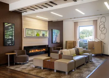 Holiday Inn Greensboro Coliseum by IHG hotel thumbnail 2