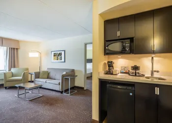 Holiday Inn Greensboro Coliseum by IHG hotel thumbnail 4