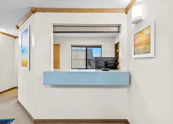 Days Inn by Wyndham Wall hotel thumbnail 3