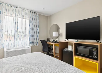 Days Inn by Wyndham Wall hotel thumbnail 8