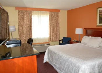 Columbus Grand Hotel & Banquet Center hotel thumbnail 7