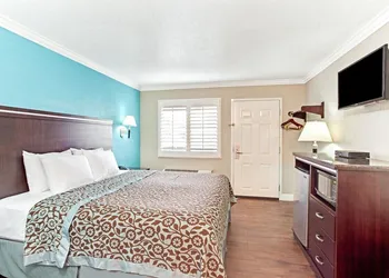 Cabana Inn & Suites hotel thumbnail 2