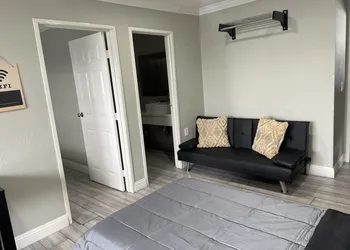 Cabana Inn & Suites hotel thumbnail 4