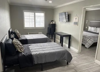 Cabana Inn & Suites hotel thumbnail 7