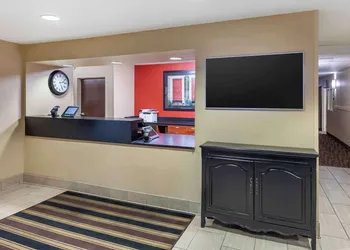 Extended Stay America Select Suites - Milwaukee - Wauwatosa hotel thumbnail 4