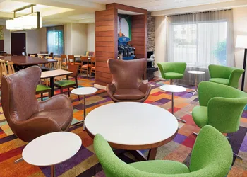 Fairfield Inn and Suites by Marriott Chicago Midway Airport hotel thumbnail 2