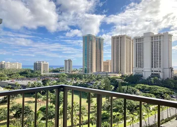 DoubleTree by Hilton Hotel Alana - Waikiki Beach hotel thumbnail 3