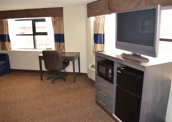 Baymont by Wyndham Downtown Detroit hotel thumbnail 3