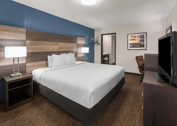 Baymont by Wyndham Downtown Detroit hotel thumbnail 8