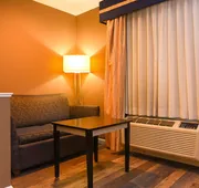 Capital Inn & Suites hotel detail image 4