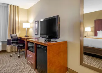Comfort Inn Auburn - Seattle hotel thumbnail 6