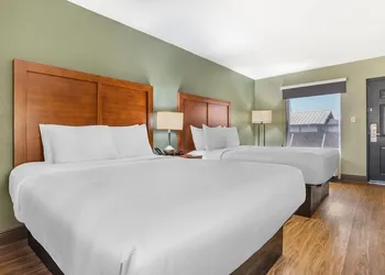 Quality Inn & Suites near Panama City Beach hotel thumbnail 5