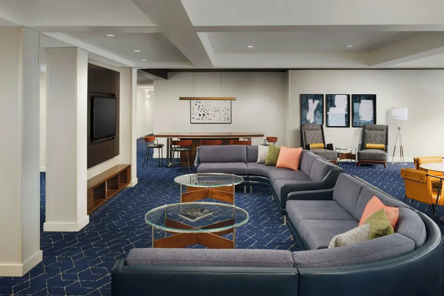 Courtyard by Marriott Chicago Midway Airport hotel detail image 2