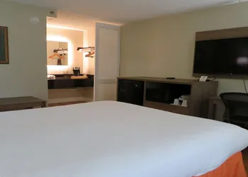 SureStay Plus Hotel by Best Western St Marys Cumberland hotel thumbnail 7