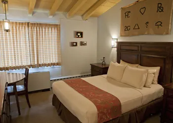 Dude Rancher Lodge hotel thumbnail 4