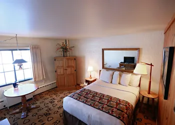 Dude Rancher Lodge hotel thumbnail 8