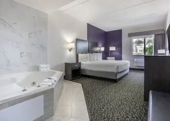 Best Western Bolingbrook Hotel hotel thumbnail 4