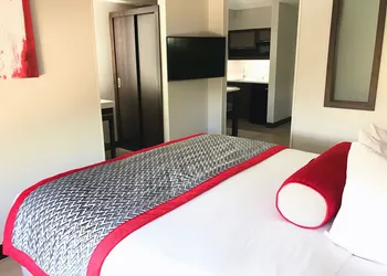Ramada by Wyndham Suites Orlando Airport hotel thumbnail 4