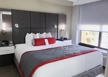Ramada by Wyndham Suites Orlando Airport hotel thumbnail 6
