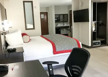 Ramada by Wyndham Suites Orlando Airport hotel thumbnail 8