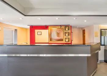 Comfort Inn Laval hotel thumbnail 3