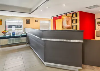 Comfort Inn Laval hotel thumbnail 5