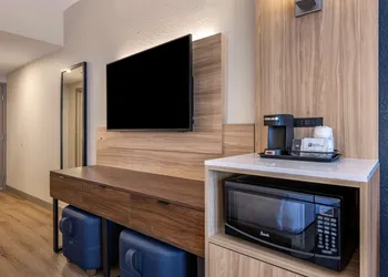 Best Western Plus Orlando East- UCF Area hotel thumbnail 8