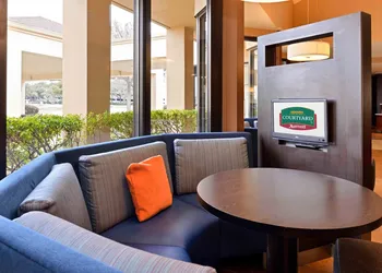Courtyard by Marriott Dallas Northwest hotel thumbnail 4