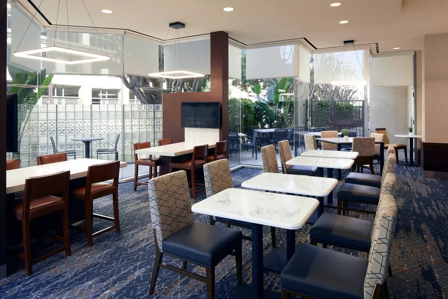 Courtyard by Marriott Los Angeles LAX/Century Boulevard hotel detail image 6