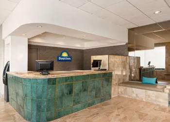 Days Inn by Wyndham Miami Airport North hotel thumbnail 2
