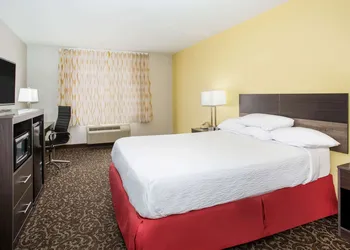 Days Inn by Wyndham Phoenix North hotel thumbnail 6