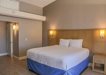 Days Inn by Wyndham Redwood City hotel thumbnail 5
