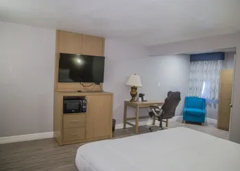 Days Inn by Wyndham Redwood City hotel thumbnail 8