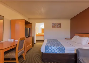 Travelodge by Wyndham Chehalis hotel thumbnail 6