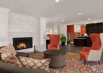 Addison Suites hotel thumbnail 3