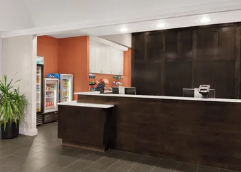 Addison Suites hotel thumbnail 5