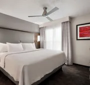 Addison Suites hotel detail image 7